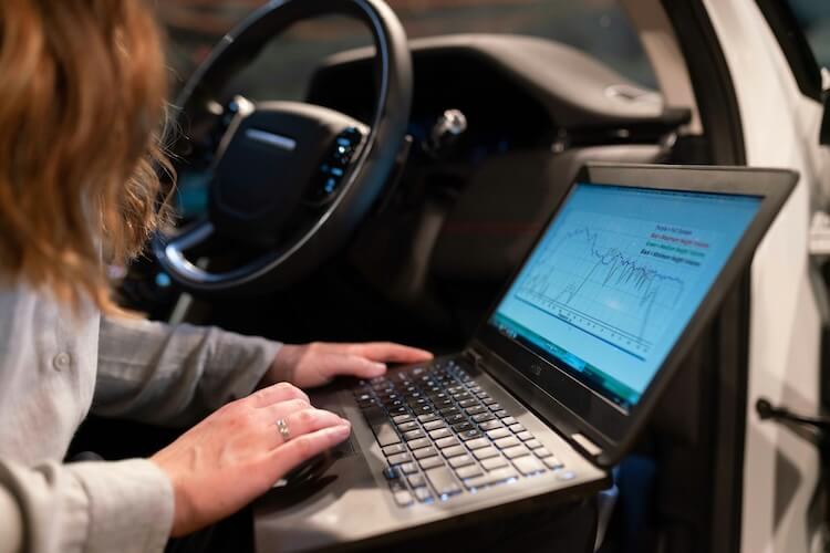 trusted auto repair specialists providing car diagnostics and repair in Selden through Crossgrid