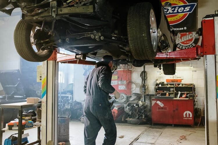 trusted suspension specialists providing suspension and steering repair in Albertson through Crossgrid